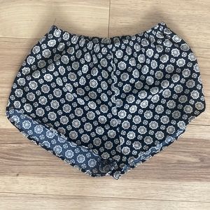 U2B Flowy Shorts